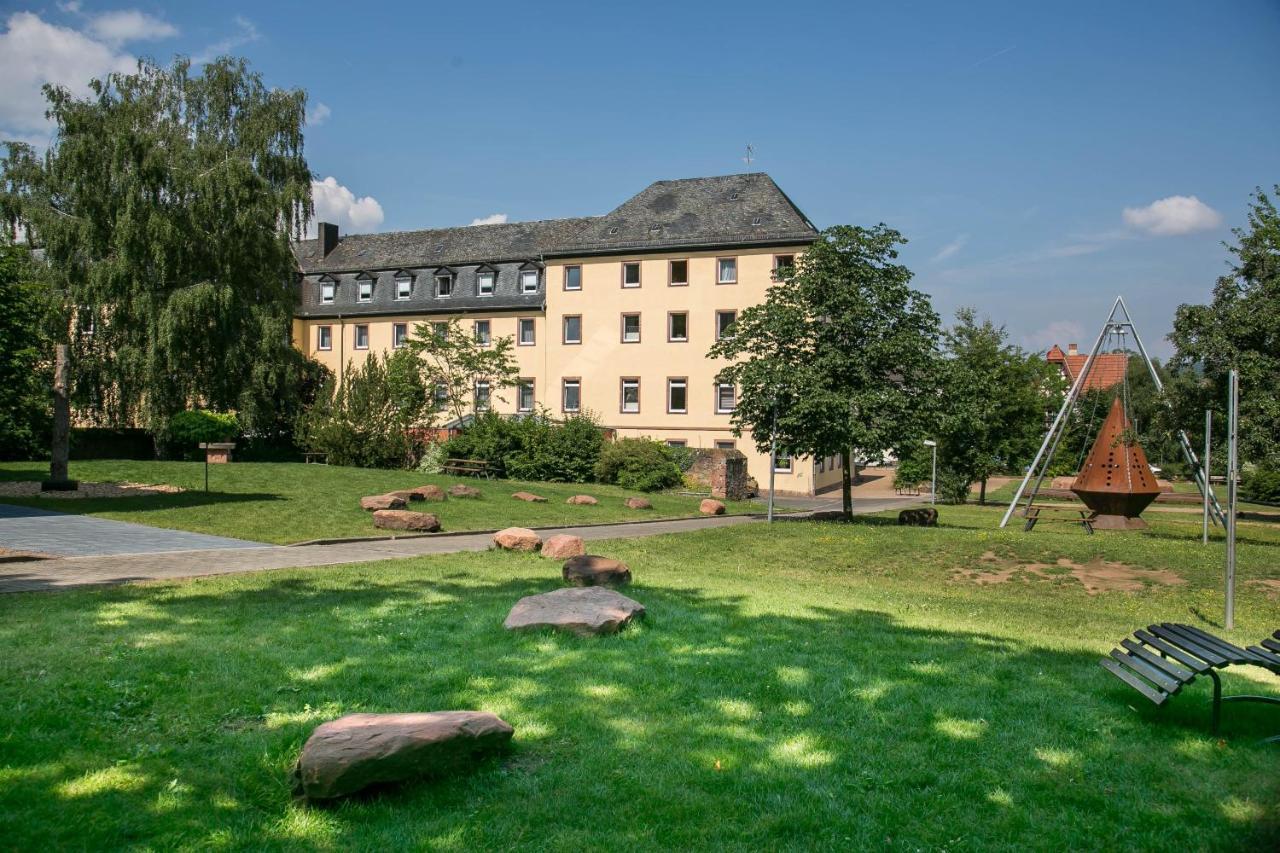 Jugendhaus St. Kilian Hostel Miltenberg Exterior photo